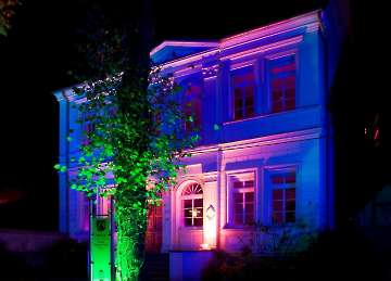 RE leuchtet